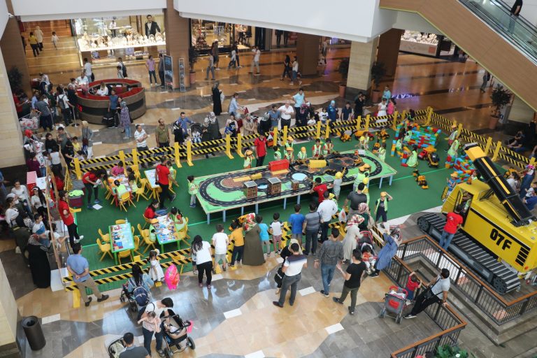 İnşaat Atölyesi Sur Yapı Marka AVM’de minik inşaatçıları bekliyor