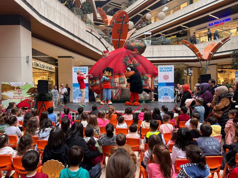 Sur Yapı Metrogarden AVM’de Kaptan Pengu ve Ege ile Gaga coşkusu