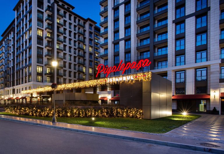 YENİ YIL HEYECANI POLAT PİYALEPAŞA ÇARŞI’DA