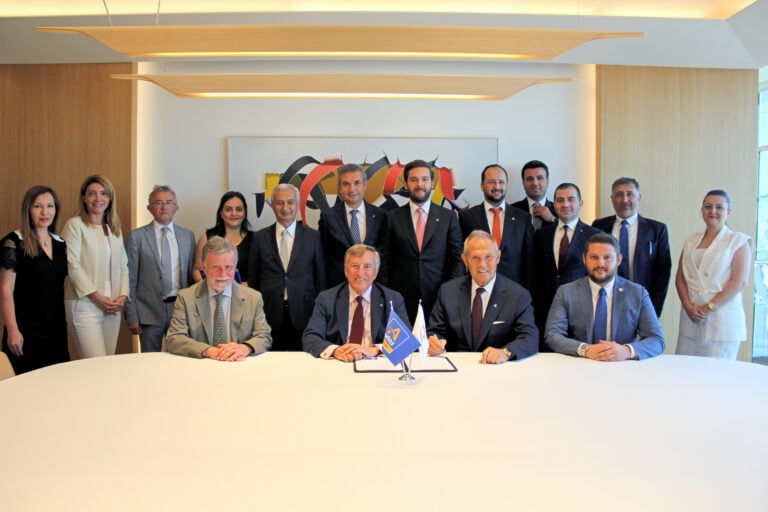 KONUT DEVİ ARTAŞ İLE ECZACIBAŞI HOLDİNG ARASINDA YENİ PROJE İÇİN İMZALAR ATILDI