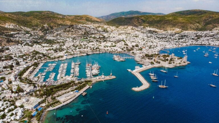 BODRUM’DA EVLER ŞATO FİYATINA ULAŞTI
