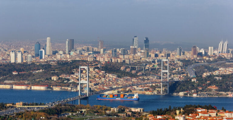 Konut yatırımı askıya alındı