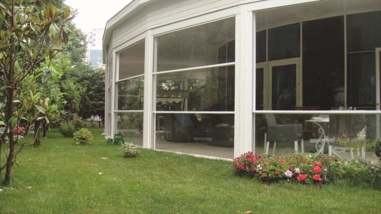 Egepen Deceuninck, cam balkon sistemleriyle enerji tasarrufuna katkı sağlıyor