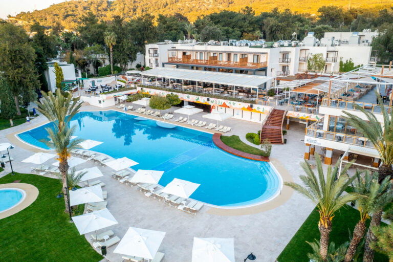 DOUBLETREE BY HILTON BODRUM IŞIL CLUB ALL-INCLUSIVE RESORT ÜSTÜN HİZMET VE KALİTE ANLAYIŞIYLA “2024 OTELPUAN” ÖDÜLÜNÜ ALDI
