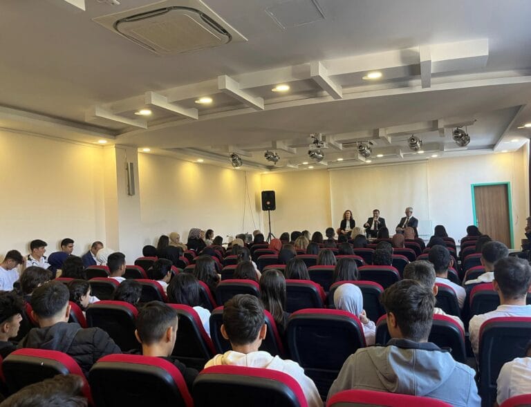 TSKB, 11 İlde 11 Kütüphane Projesi’nin 8. Okul Kütüphanesini Hatay Anadolu Lisesi’nde Açtı