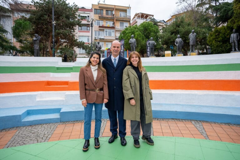Filli Boya’dan Şehirlerde “Hayata 1 Renk Neşe” Hareketi