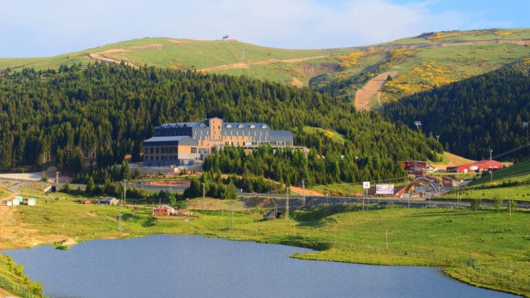 Kış turizminin Ordu’daki yeni adresi Wyndham Garden Çambaşı açıldı