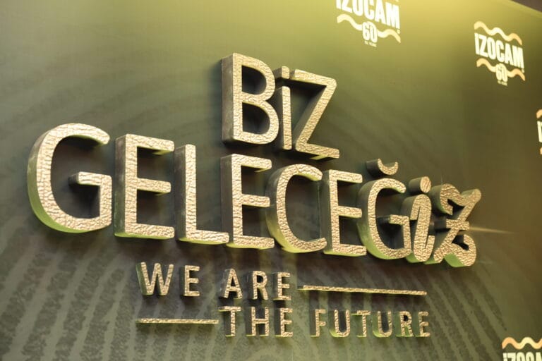 İzocam’dan 60’ıncı Yıla Özel Görkemli Kutlama: “Biz Geleceğiz”