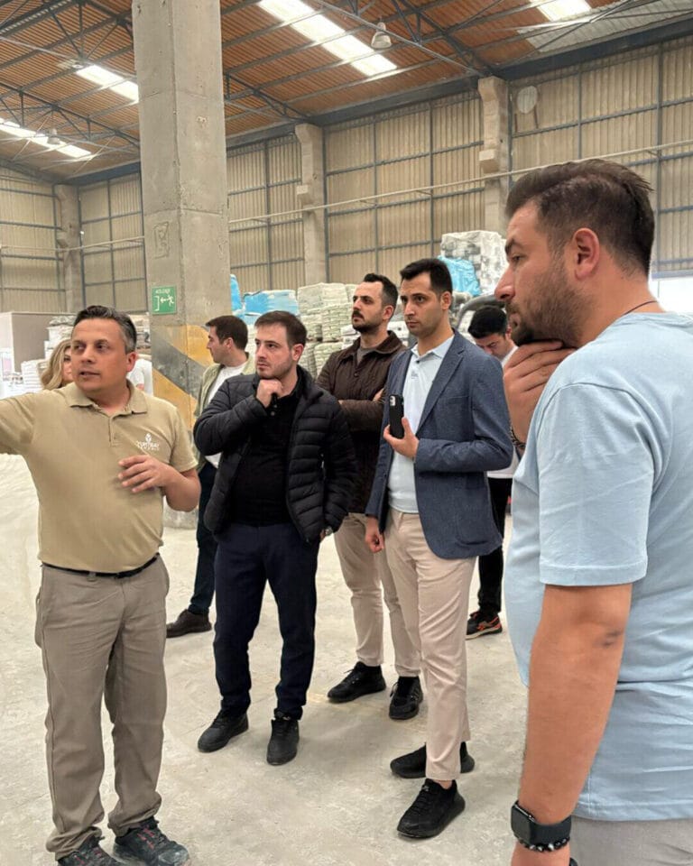 Yurtbay Seramik satış ve pazarlama toplantısının ilk çeyreğini Adana’da gerçekleştirdi
