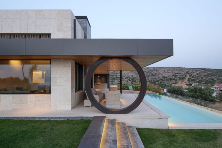 BAŞAK AKKOYUNLU DESIGN’DAN ÇAĞDAŞ BİR YAZ EVİ: CASA SOLIS