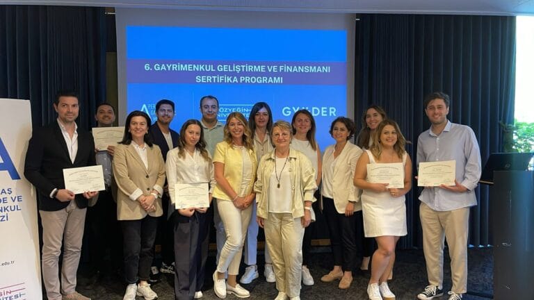 Alp Alkaş Perakende ve Gayrimenkul Merkezi, 11. ve 6. Dönem Mezuniyetlerini Gururla Tamamladı