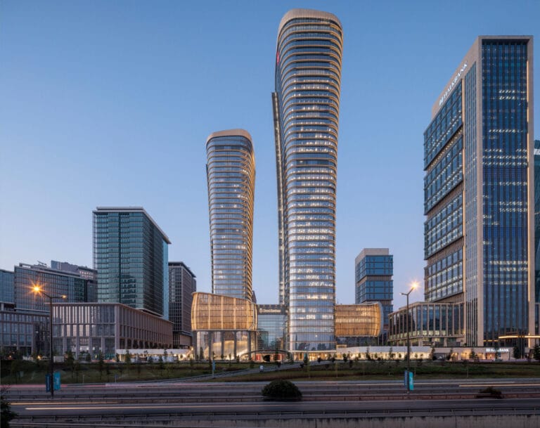 Dünyanın en yüksek binalarından, Türkiye’nin megaprojelerine TURNER INTERNATIONAL 60 YAŞINDA