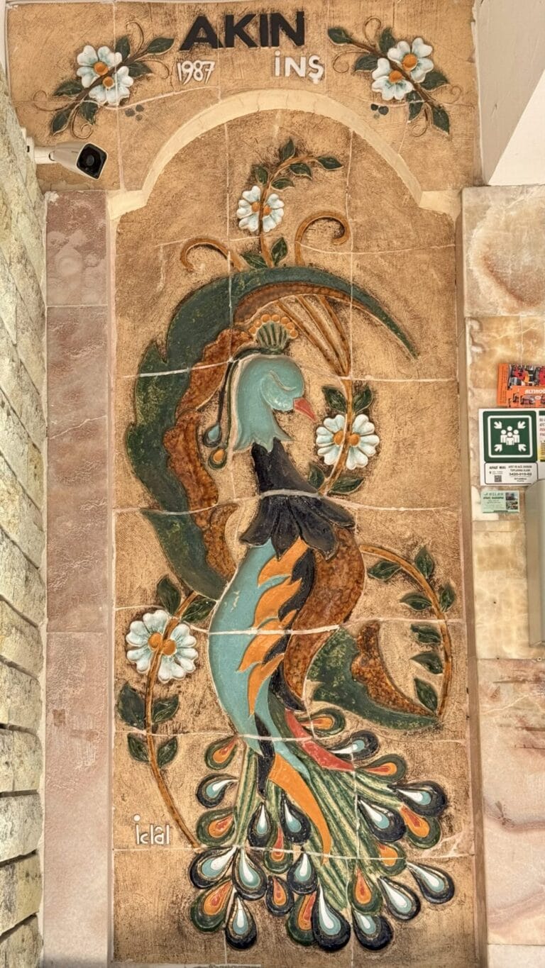 Kale Tasarım ve Sanat Merkezi, Şehrin Panoları’nın Üretim Ortağı Oldu
