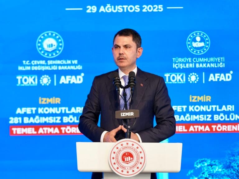 İzmir’de yanan evler için temeller atıldı