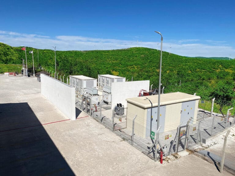 POLAT ENERJİ, SOMA RES’TE TÜRKİYE’NİN İLK ENTEGRE ELEKTRİK DEPOLAMA SİSTEMİNİ DEVREYE ALDI