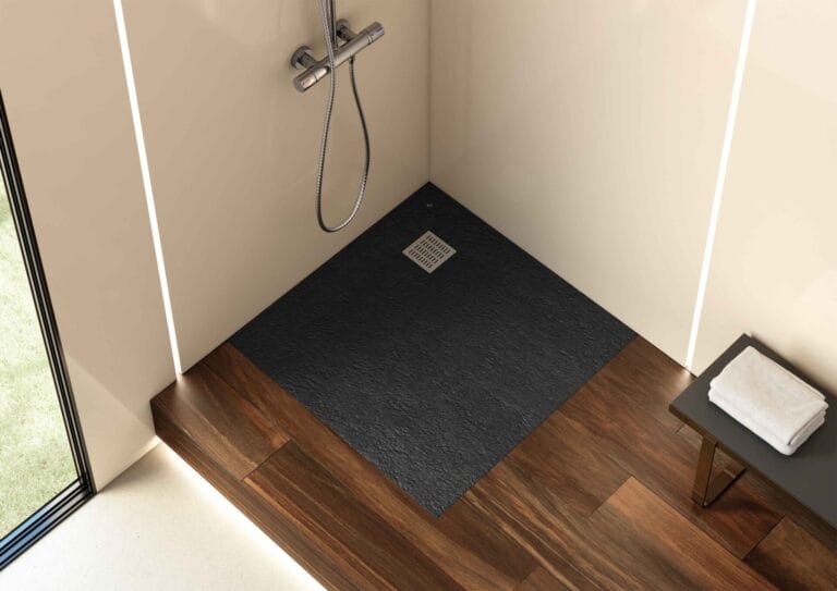 Roca Stonex duş tekneleriyle şıklık, dayanıklılık ve güvenli kullanım