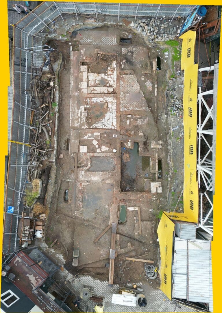 TARİHİ CAMİNİN MÜLKİYETİ VAKIFLARA GEÇTİ