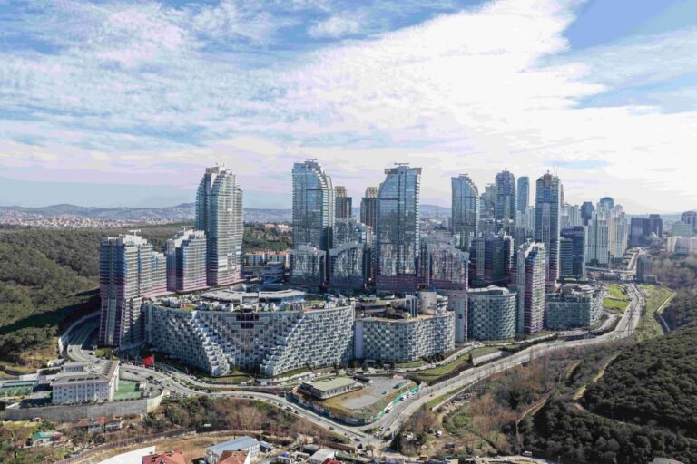Ağaoğlu GYO Borsa İstanbul’da işlem görmeye başladı